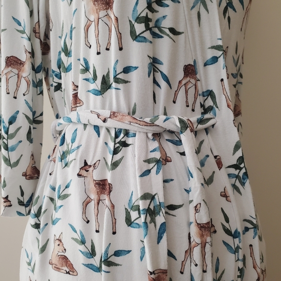 Milkmaid Goods Robe - Picture 5 of 16